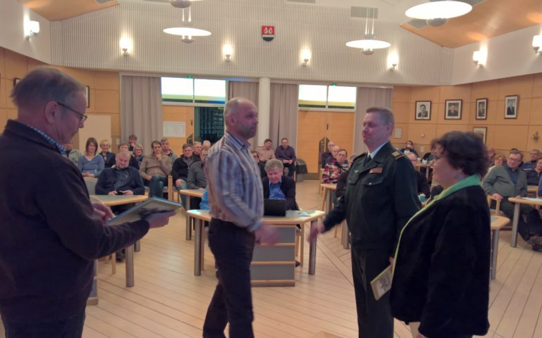 Rajavartiomestari Mika Albertssonin ”Pitkä tie kotiin” – esitelmä 30.3.2017 kiinnosti